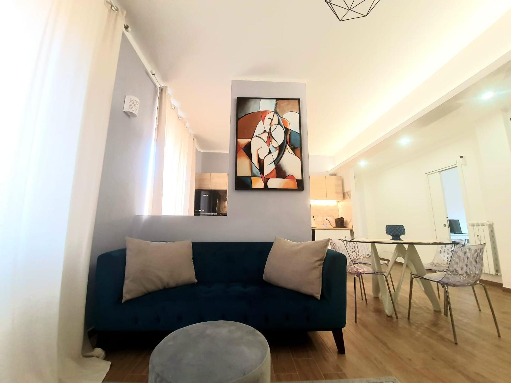 Cave Apartment Rom